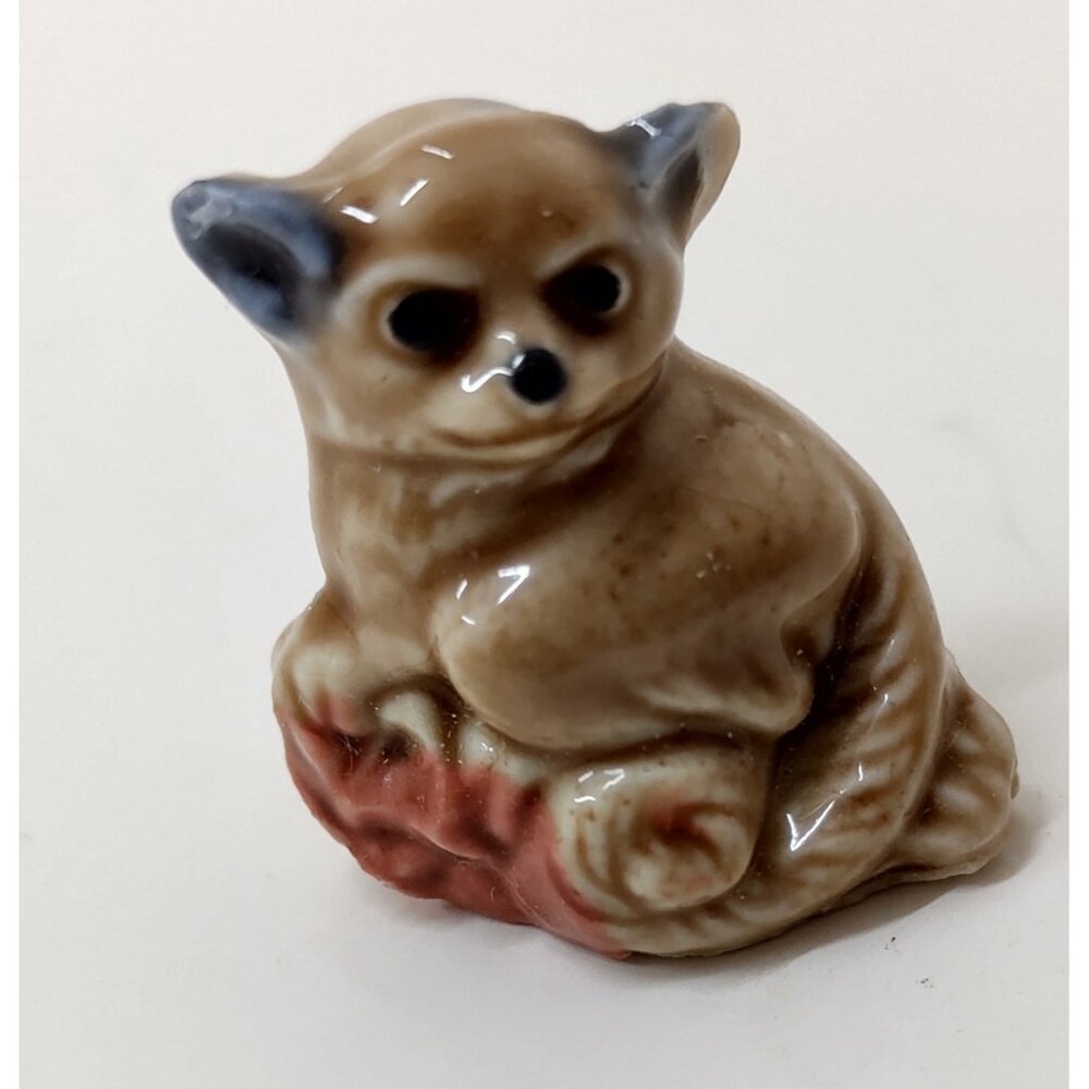 Wade Whimsies Busy Baby Mini Figurine England Vintage Ceramic Nursery Series